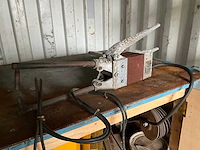 Werkbank met puntlasapparaat - afbeelding 3 van  7