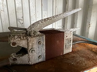 Werkbank met puntlasapparaat - afbeelding 4 van  7