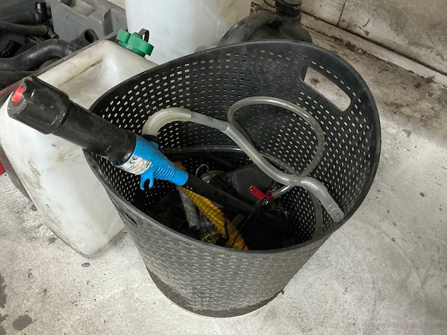 Werkbank met stalen blad en bankschroef - afbeelding 5 van  6