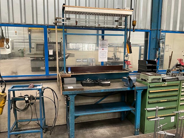 Werkbank met toebehoren - afbeelding 1 van  9