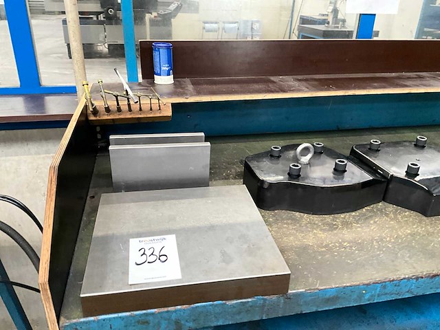 Werkbank met toebehoren - afbeelding 4 van  9