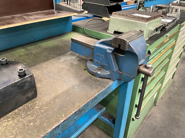 Werkbank met toebehoren - afbeelding 6 van  9