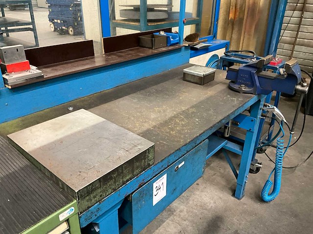 Werkbank met toebehoren - afbeelding 4 van  7