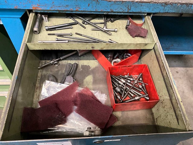 Werkbank met toebehoren - afbeelding 6 van  7