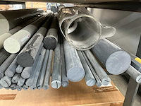 Werkbank met volkern kunststof - afbeelding 14 van  15