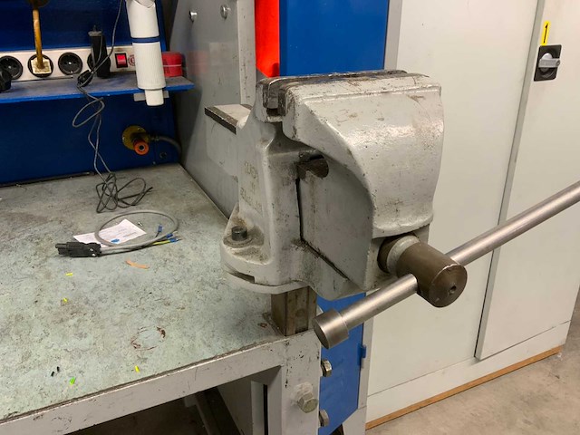 Werkbank met werkstoelen - afbeelding 11 van  11