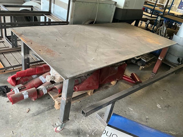Werkbank staal, stalen frame met zwenkwielen en werkbank (3x) - afbeelding 1 van  8