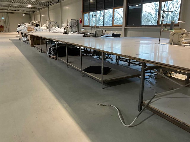 Werkbank / stoffeertafel (5x) - afbeelding 1 van  3