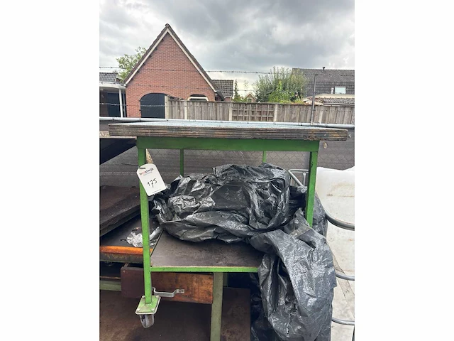 Werkbank voorzien van zwenkwiel - afbeelding 1 van  1