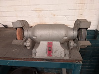 Werkbank v.v. bankschroef en slijper - afbeelding 4 van  8