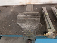 Werkbank v.v. bankschroef en slijper - afbeelding 6 van  8