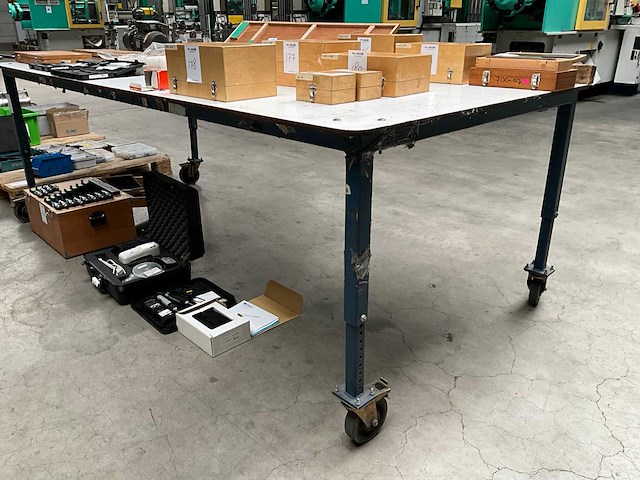Werkbank / werktafel (mobiel) - afbeelding 1 van  4