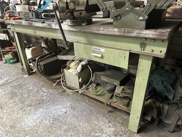 Werkbanken met inhoud - afbeelding 14 van  14