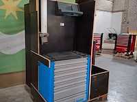 Werkbankopstelling met inhoud
