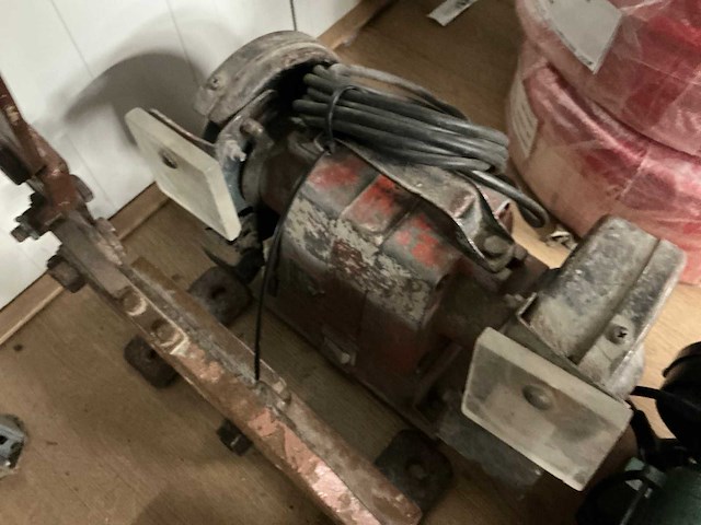 Werkbankslijpmachine (2x) - afbeelding 3 van  4