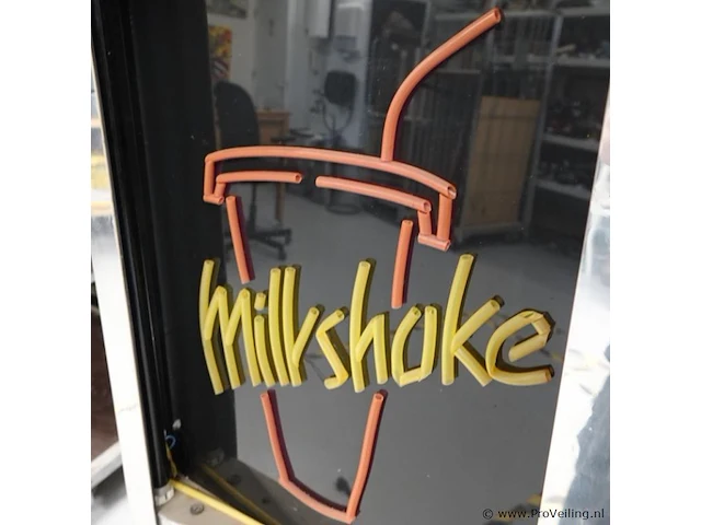 Werkende milkshake neon verlichting. werkt - afbeelding 10 van  10