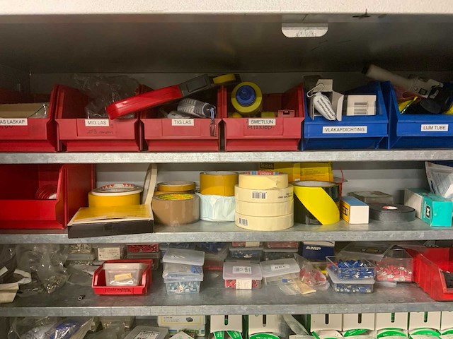 Werkkast met inhoud - afbeelding 2 van  13