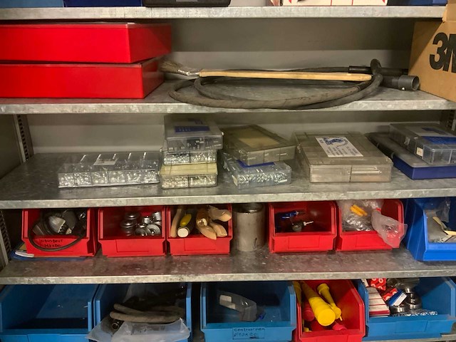 Werkkast met inhoud - afbeelding 4 van  13