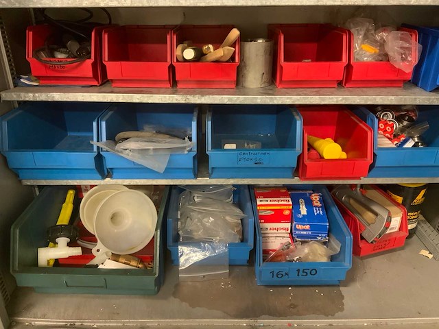 Werkkast met inhoud - afbeelding 5 van  13