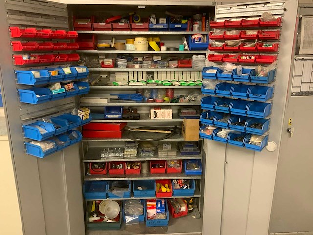 Werkkast met inhoud - afbeelding 9 van  13