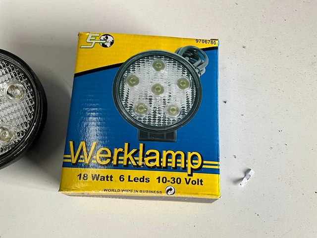 Werklamp/ lamp voor op auto (6x) - afbeelding 3 van  4