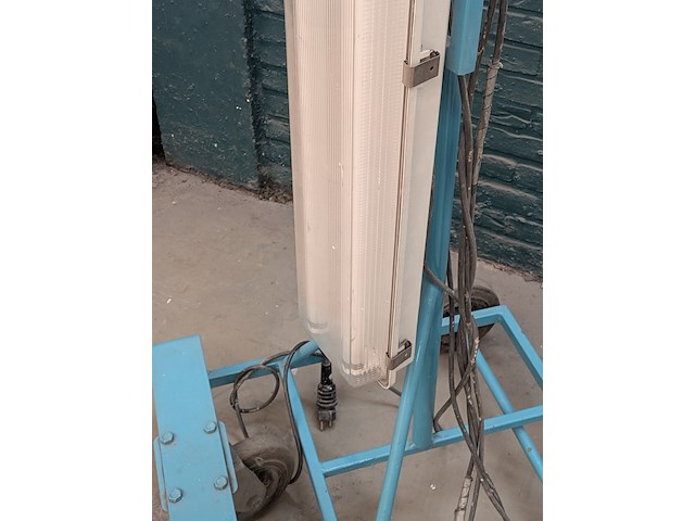 Werklamp op verrijdbaar onderstel - afbeelding 5 van  7