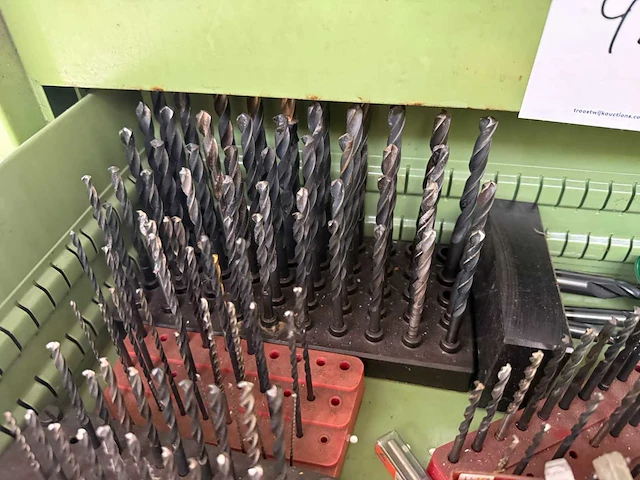Werkplaatkast met inhoud - afbeelding 5 van  17