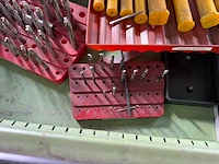 Werkplaatkast met inhoud - afbeelding 9 van  17