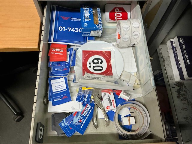 Werkplaats- / kantoorinventaris - afbeelding 4 van  13