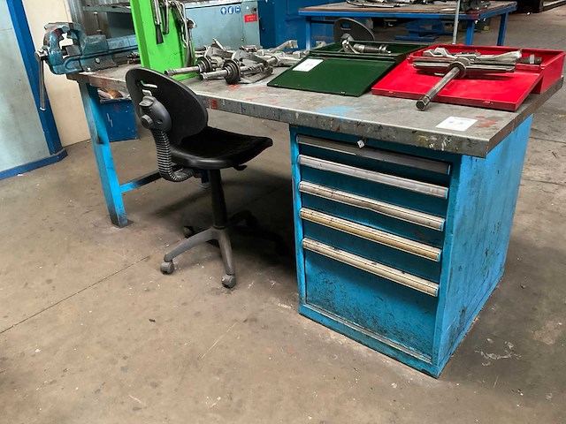 Werkplaats bureau en werktafel - afbeelding 1 van  7