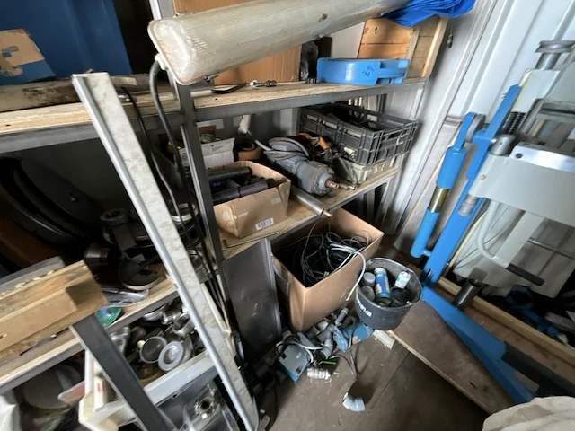 Werkplaats container (met inhoud) - afbeelding 15 van  23