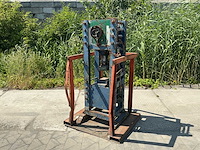 Werkplaats hydraulische pers met mandbak - afbeelding 1 van  7