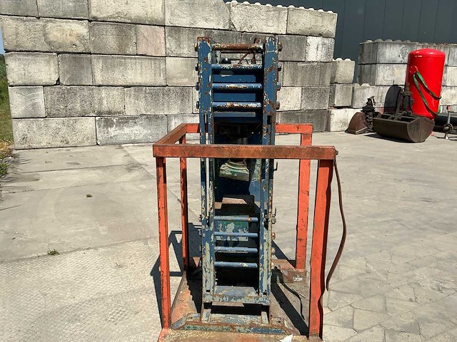 Werkplaats hydraulische pers met mandbak - afbeelding 4 van  7