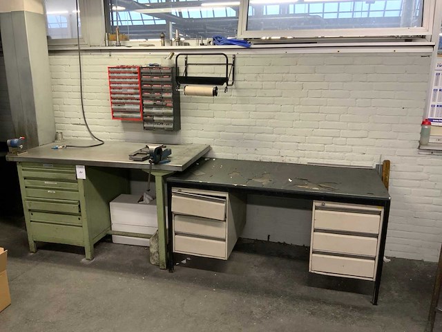 Werkplaats inventaris (2x) - afbeelding 1 van  11
