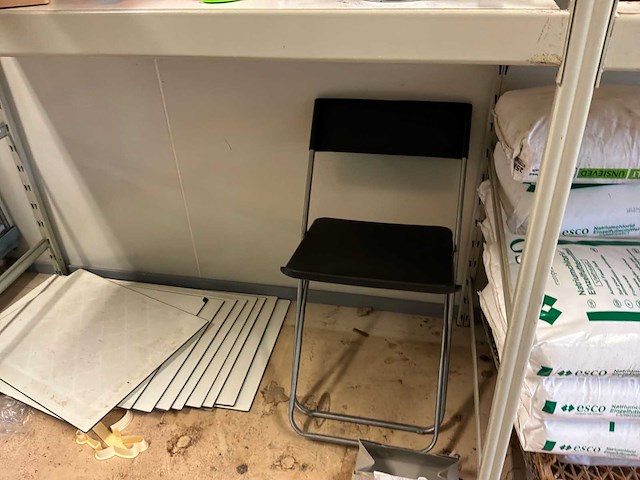 Werkplaats inventaris en onderdelen - afbeelding 23 van  24