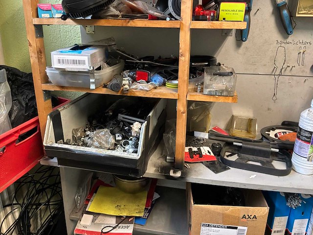 Werkplaats inventaris en onderdelen - afbeelding 1 van  5