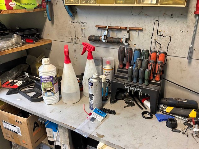 Werkplaats inventaris en onderdelen - afbeelding 26 van  40
