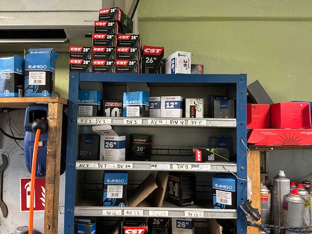 Werkplaats inventaris en onderdelen - afbeelding 29 van  40
