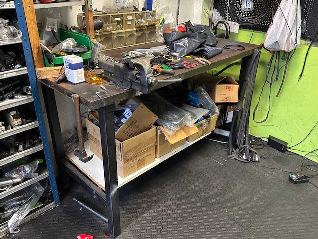 Werkplaats inventaris en onderdelen - afbeelding 34 van  40