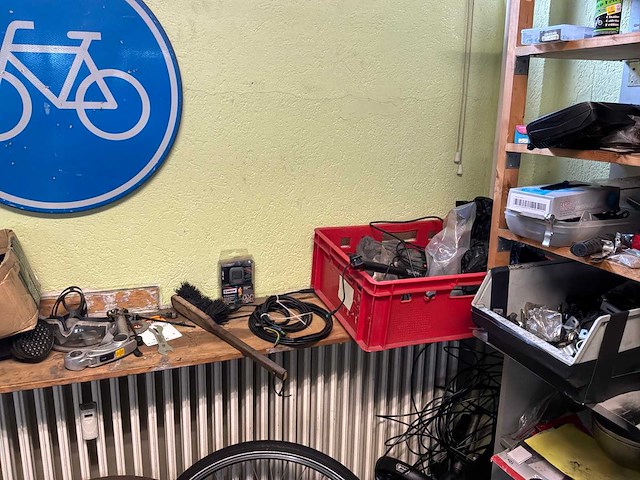 Werkplaats inventaris en onderdelen - afbeelding 23 van  40