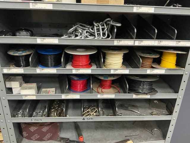 Werkplaats kast incl inhoud - afbeelding 8 van  11