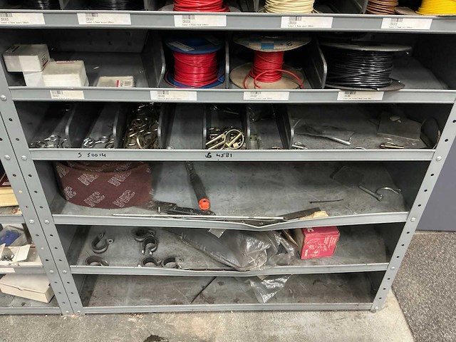 Werkplaats kast incl inhoud - afbeelding 9 van  11