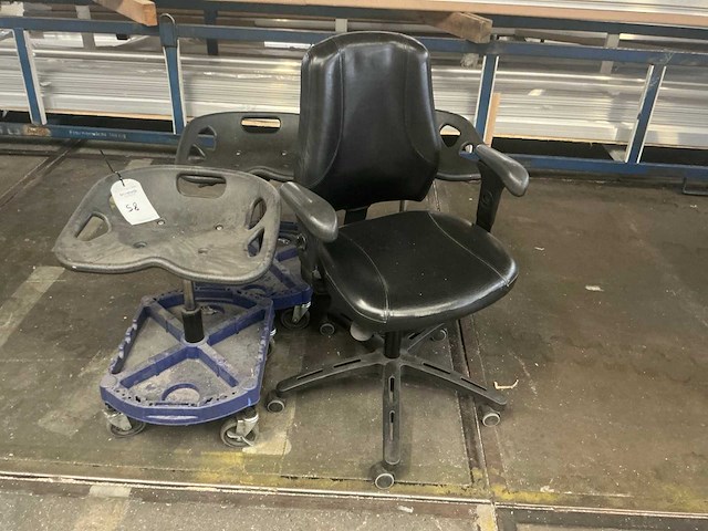 Werkplaats kruk en stoel (4x) - afbeelding 1 van  3