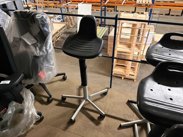 Werkplaats krukken (7x) - afbeelding 4 van  4
