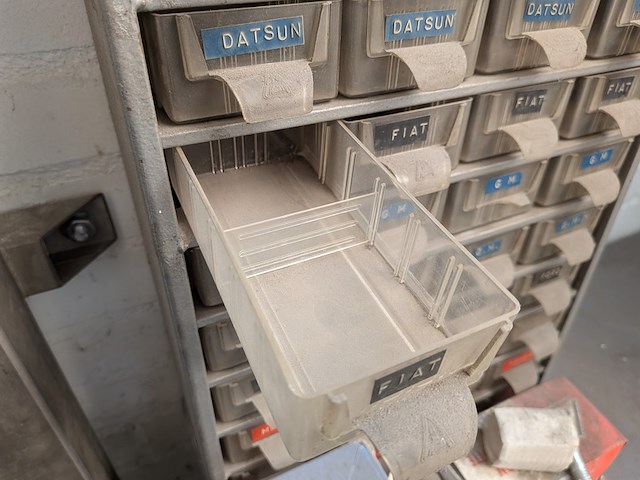 Werkplaats ladekast met inhoud - afbeelding 7 van  16