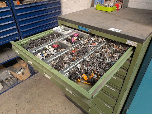 Werkplaats ladekast met inhoud - afbeelding 10 van  16