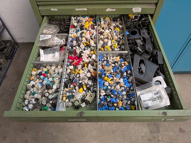 Werkplaats ladekast met inhoud - afbeelding 12 van  16