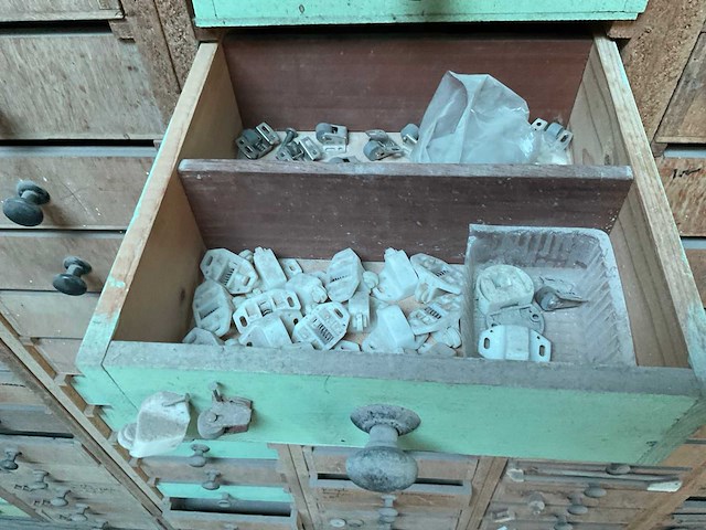 Werkplaats ladenkast met inhoud - afbeelding 6 van  15