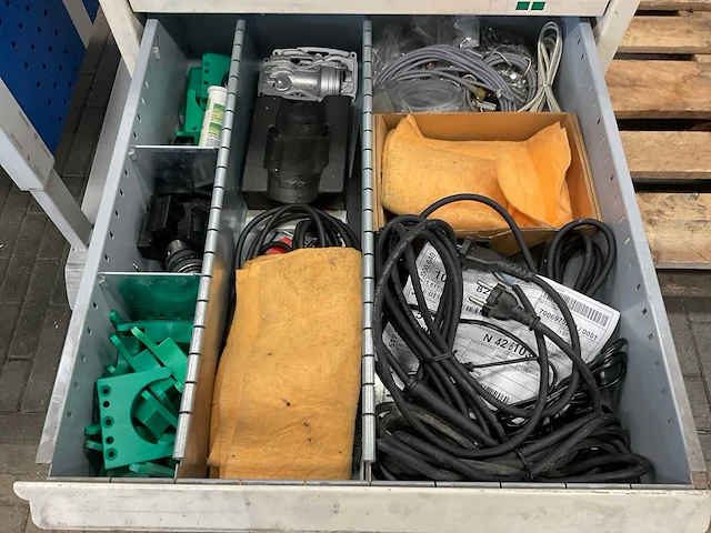 Werkplaats ladenkast met inhoud - afbeelding 6 van  8