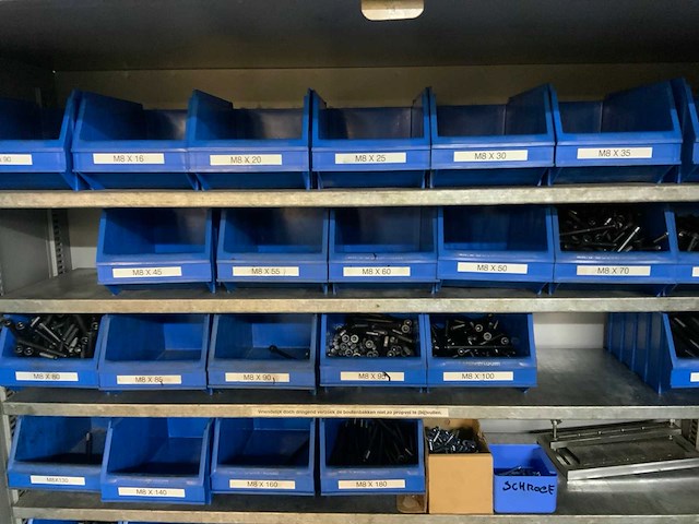 Werkplaats met inhoud (2x) - afbeelding 2 van  14